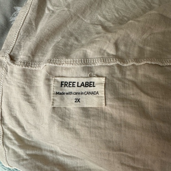 Free Label Tulip Tee - Picture 3 of 4